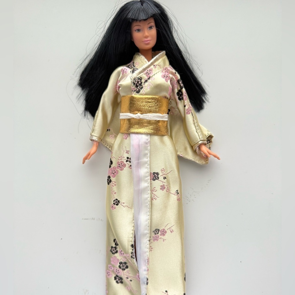 1999 Mattel Japanese Barbie Doll